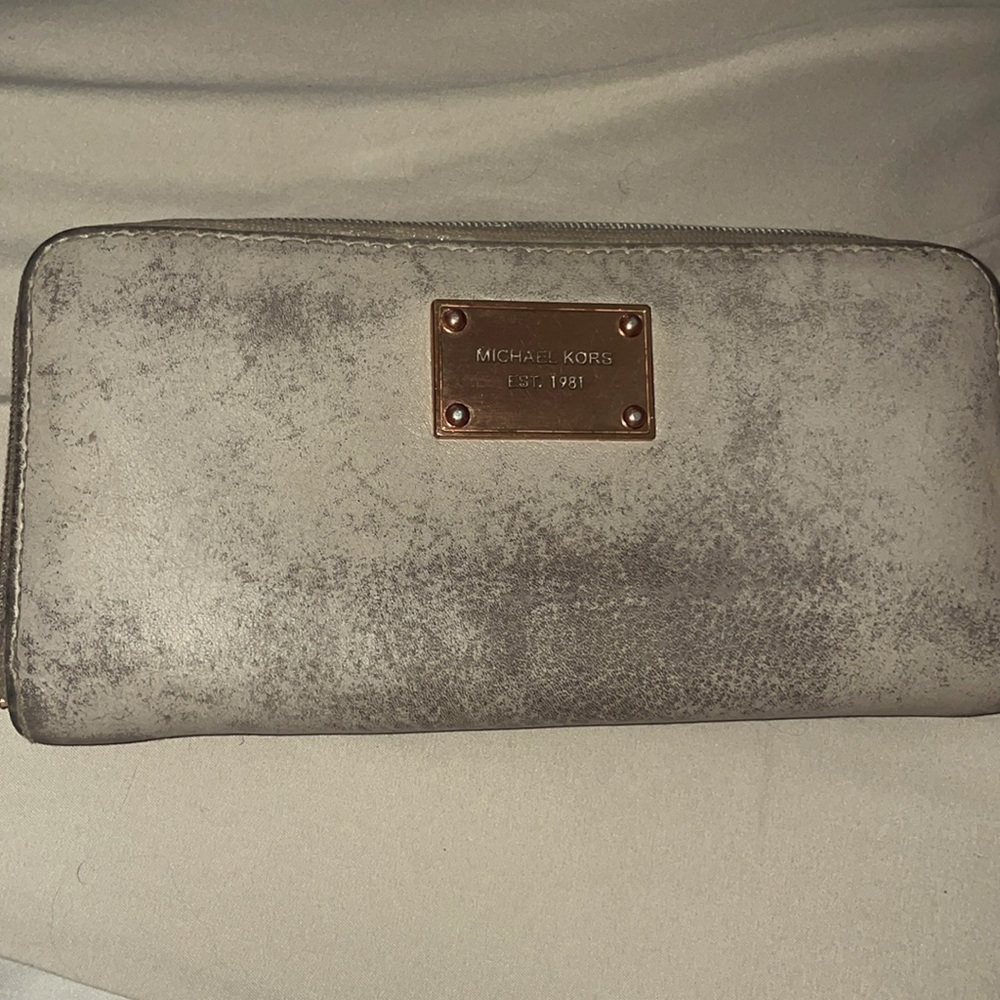 Michael Kors Grey Leather Jet Set Travel Continental Wallet